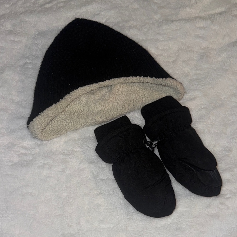 3M Thinsulate Black and Cream Kids Hat and Mittens Set